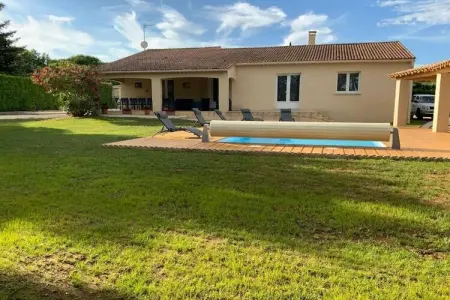 Location villa à Saint Laurent la Vernède, Villa en Occitanie avec piscine et jardin