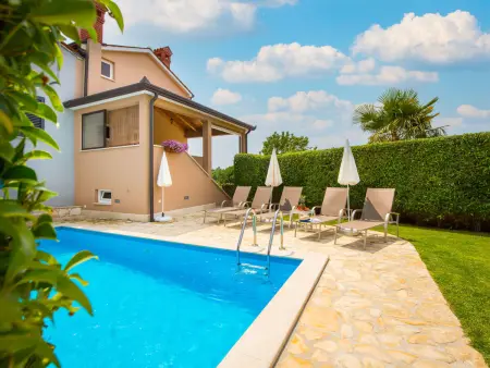 Location maison à Tinjan