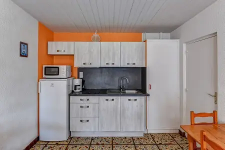 Maison 2 pers. à Saint-Savinien, accès piscine village : photo 13