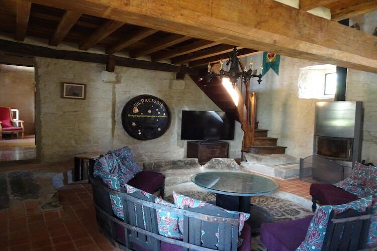 Ancien pressoir du 15e siècle, 12 personnes, 140 hectares - Photo 4