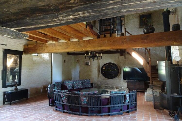 Ancien pressoir du 15e siècle, 12 personnes, 140 hectares - Photo 5