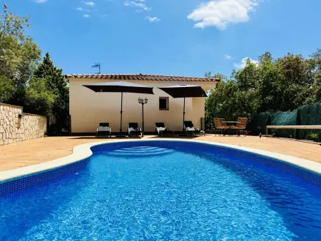Location villa à Santa Cristina d'Aro, Maison spacieuse avec piscine privée, jardin et vue, à moins de 7 km de la plage