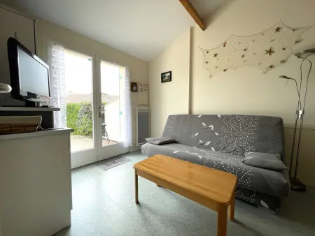 Maison T2 mezzanine piscine chauffée, 200m de la mer : photo 8