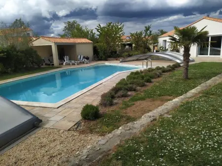 Maison Familiale avec Piscine Privée et Parking à Angles - Photo 11