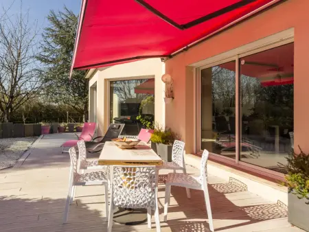 Maison contemporaine à Jullouville avec piscine privée et jardin - Photo 3