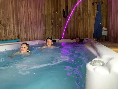 Maison contemporaine à Jullouville avec piscine privée et jardin - Photo 5