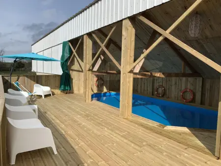 Maison contemporaine à Jullouville avec piscine privée et jardin - Photo 7