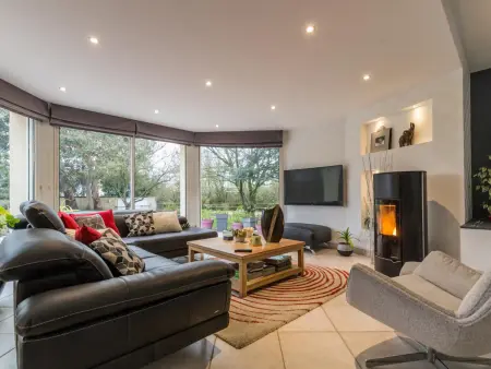 Maison contemporaine à Jullouville avec piscine privée et jardin - Photo 9
