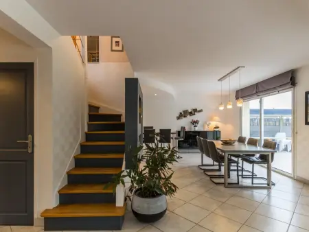 Maison contemporaine à Jullouville avec piscine privée et jardin - Photo 19