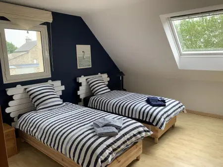 Maison contemporaine à Jullouville avec piscine privée et jardin - Photo 24