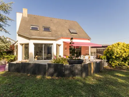 Maison contemporaine à Jullouville avec piscine privée et jardin - Photo 27