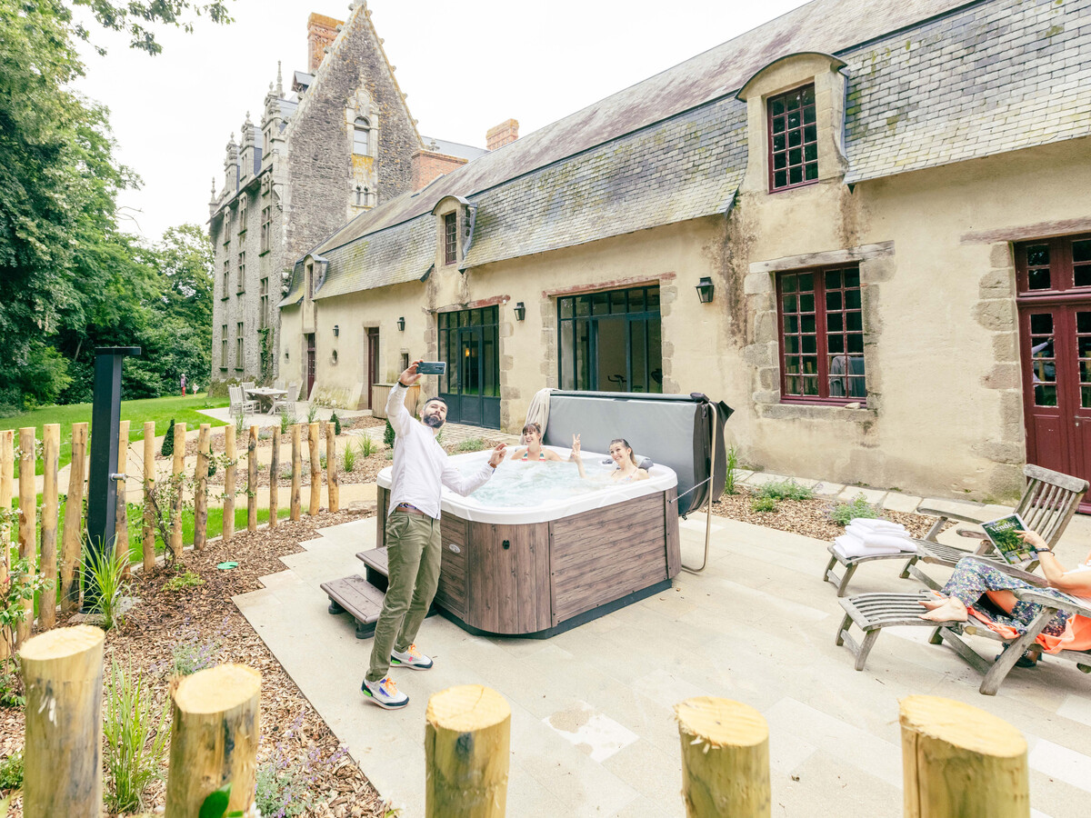 Château XVII-XVIII avec spa, salle de sport et parc 24 ha - Photo 1