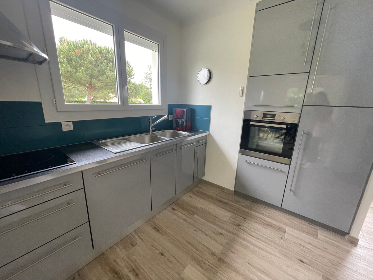 Gîte contemporain avec étang privé et terrasse à Nieul-le-Dolent - Photo 3