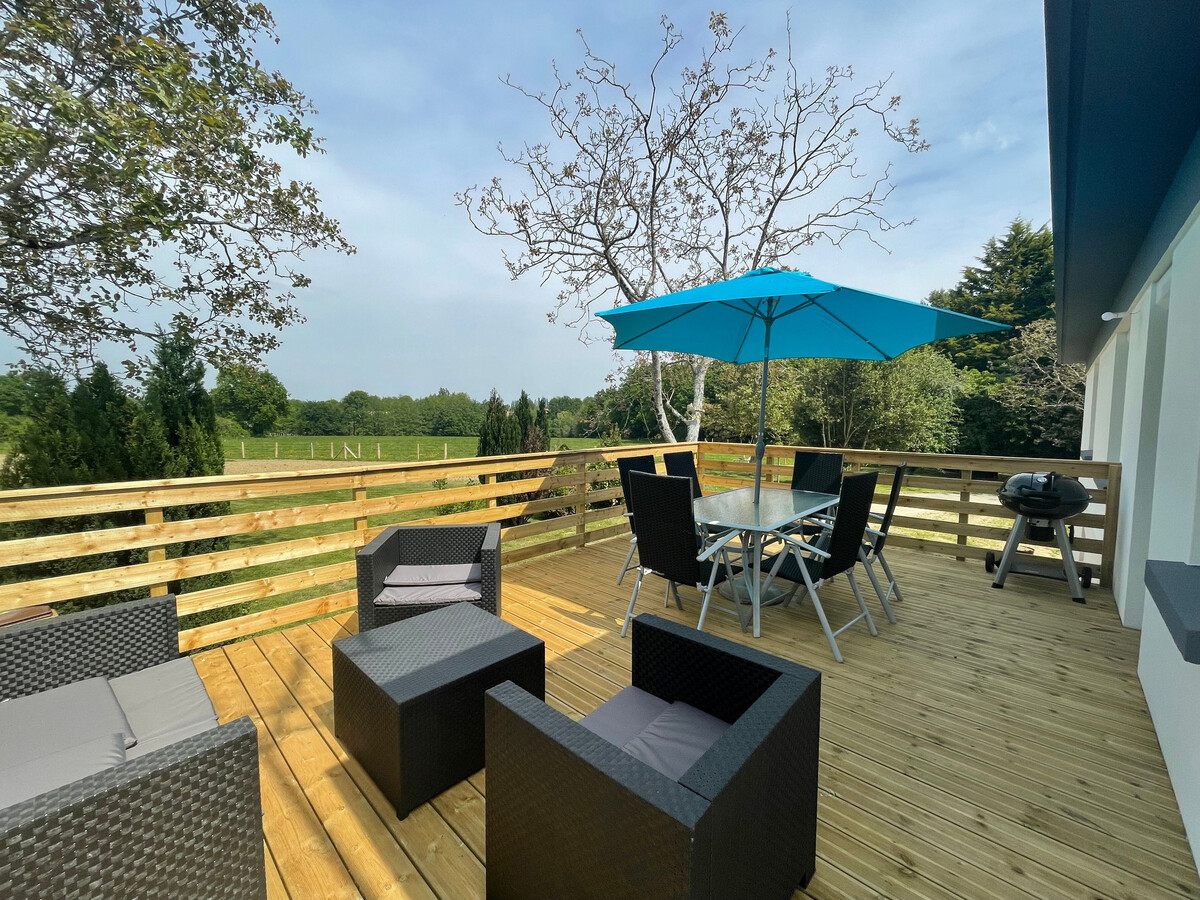 Gîte contemporain avec étang privé et terrasse à Nieul-le-Dolent - Photo 24