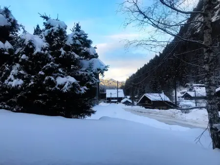 Chalet cosy avec navettes gratuites, emplacement parfait à Morzine - Photo 12