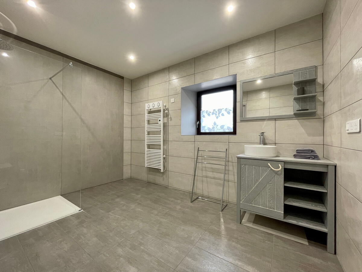 Gîte rénové avec spa couvert à Cistrières - Photo 5