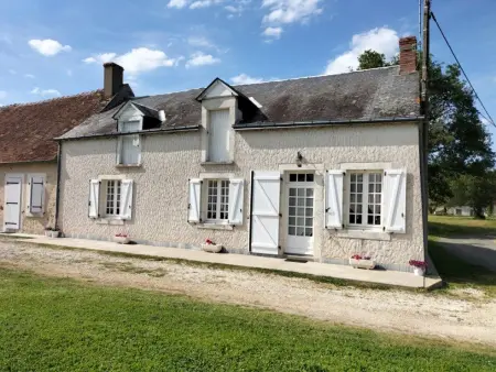 Location gite à Migné, Maison de plain-pied avec étang, draps et ménage inclus