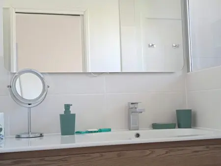Maison rénovée 4 pers, jardin sans vis-à-vis, plage à proximité - Photo 8