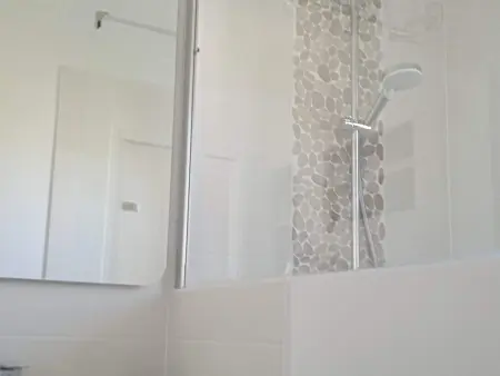 Maison rénovée 4 pers, jardin sans vis-à-vis, plage à proximité - Photo 9