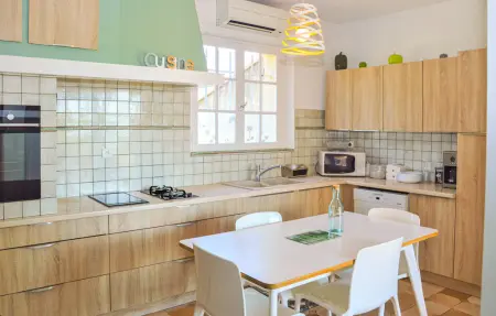 Location Maison 8 personnes à Lançon Provence - Photo 5