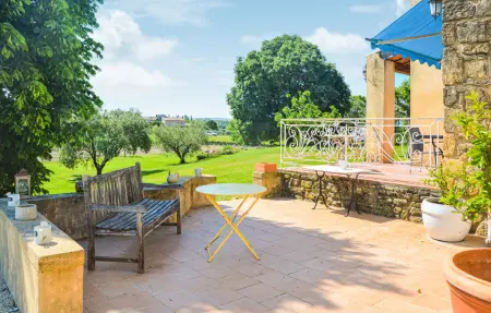 Location Maison 8 personnes à Lançon Provence - Photo 7