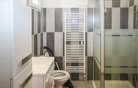Location Maison 8 personnes à Lançon Provence - Photo 24