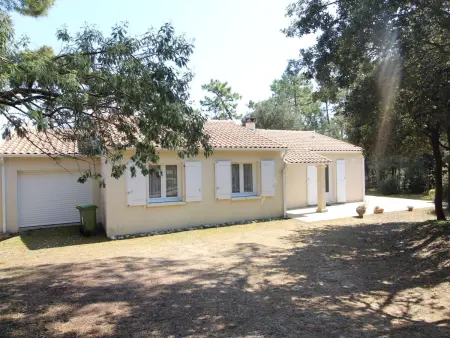 Location maison à Saint Georges d'Oléron, Maison 5 pièces avec grand jardin à Domino, 6 couchages, animaux admis