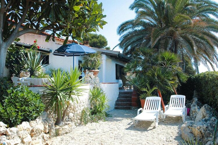 Villa Tanah-Lot - Maison à 20 m de la mer à Fontane Bianche - Photo 3