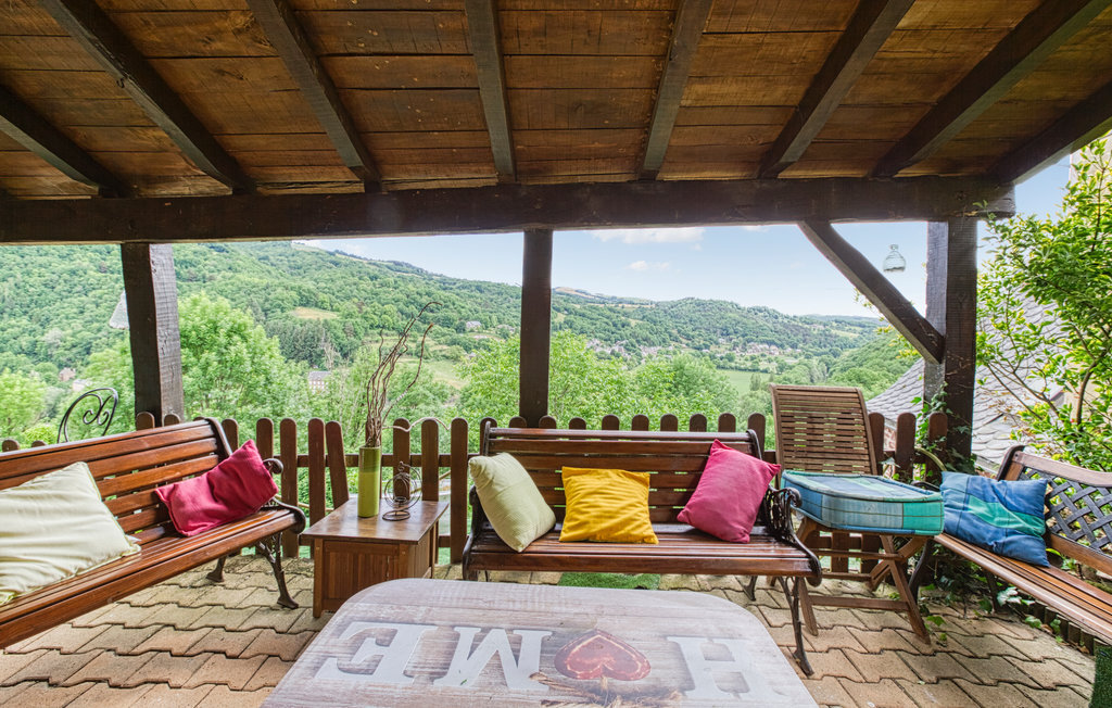 Maison de campagne avec vue panoramique à Saint Laurent d'Olt - Photo 1