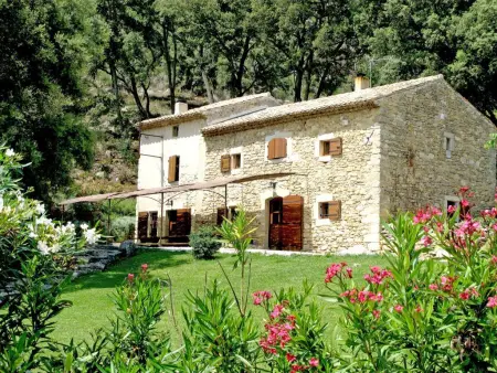 Maison de campagne XIXe avec piscine privée à Bollène, 8 pers. : photo 9