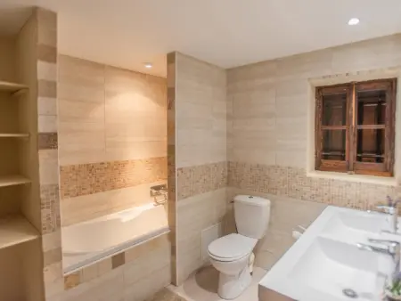 Maison de campagne XIXe avec piscine privée à Bollène, 8 pers. : photo 13