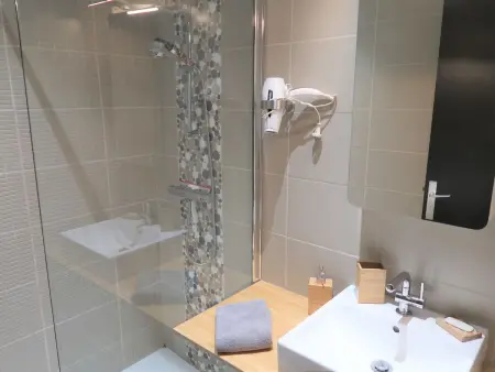 Le Jade – Maison 3 chambres avec piscine à Mallefougasse : photo 17