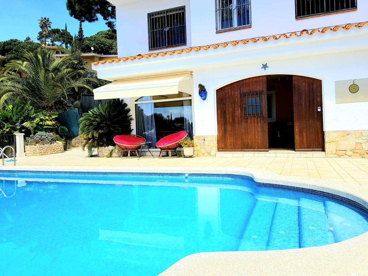 Villa Bambi : 8 pers, piscine et vue mer à Lloret de Mar - Photo 2