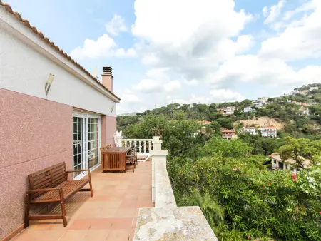 Villa à 500m de la plage avec piscine privée, climatisation, internet et parking à Lloret de Mar - Photo 1