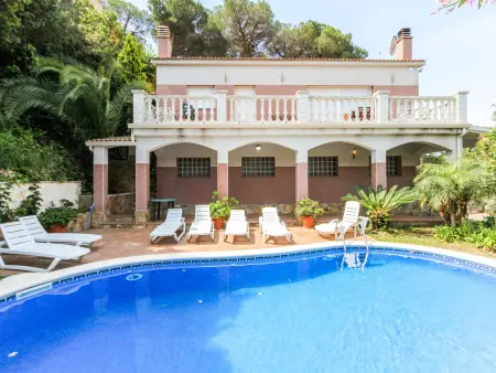 Villa à 500m de la plage avec piscine privée, climatisation, internet et parking à Lloret de Mar - Photo 5