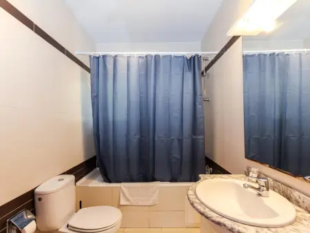 Villa à 500m de la plage avec piscine privée, climatisation, internet et parking à Lloret de Mar - Photo 14