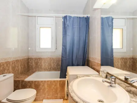 Villa à 500m de la plage avec piscine privée, climatisation, internet et parking à Lloret de Mar - Photo 17