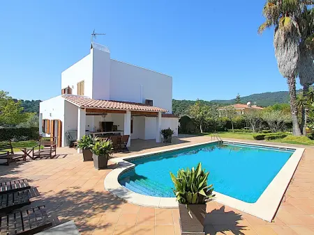 Location maison à Lloret de Mar, Villa familiale avec piscine privée, proche plage