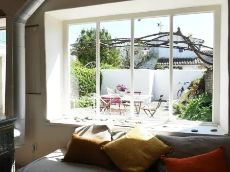 Location maison à Les Portes en Ré, Charmante maison avec cour ensoleillée, espace pour vélos, Wi-Fi et cuisine équipée aux Portes-en-Ré