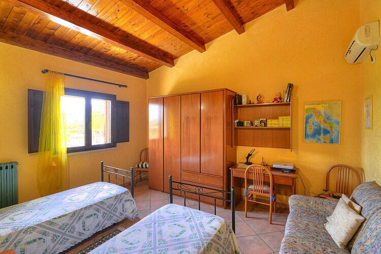 Villa Solarino avec piscine privée et toboggan - Photo 13