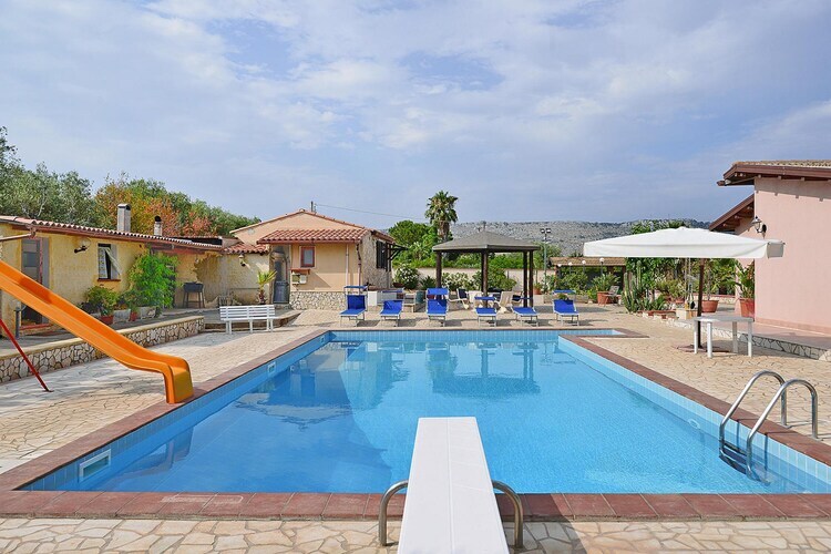 Villa Solarino avec piscine privée et toboggan - Photo 17