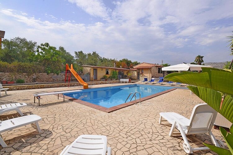 Villa Solarino avec piscine privée et toboggan - Photo 20