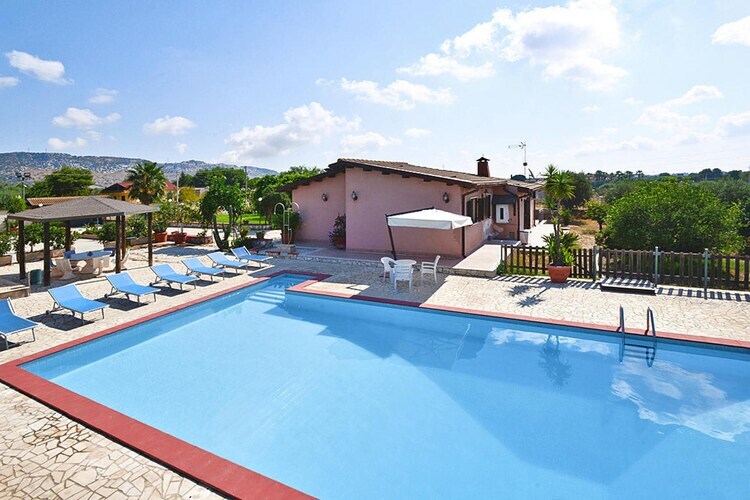 Villa Solarino avec piscine privée et toboggan - Photo 21