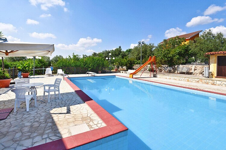 Villa Solarino avec piscine privée et toboggan - Photo 23