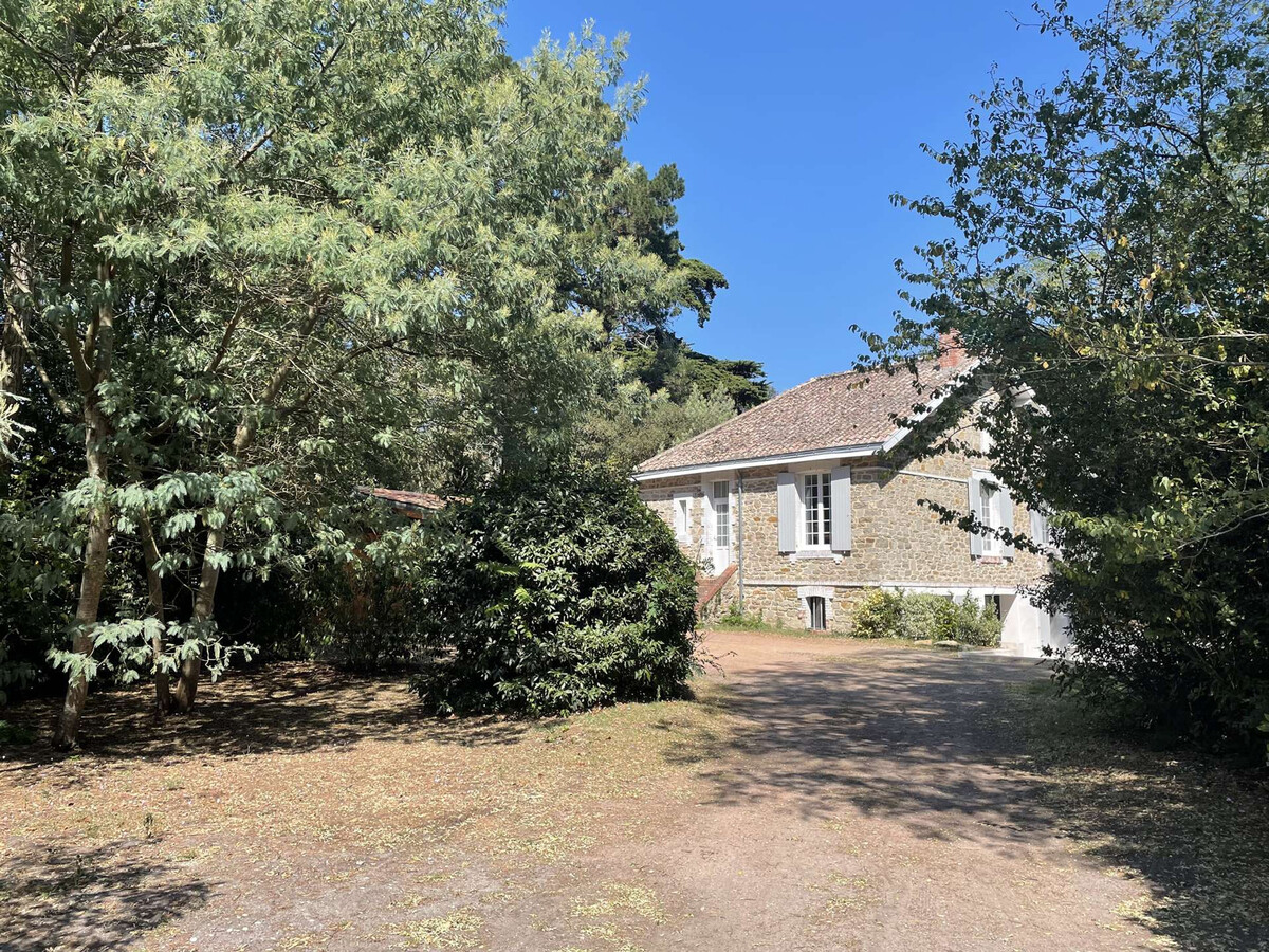 Maison en pierre rénovée, 8 couchages, terrasse bois - Photo 4