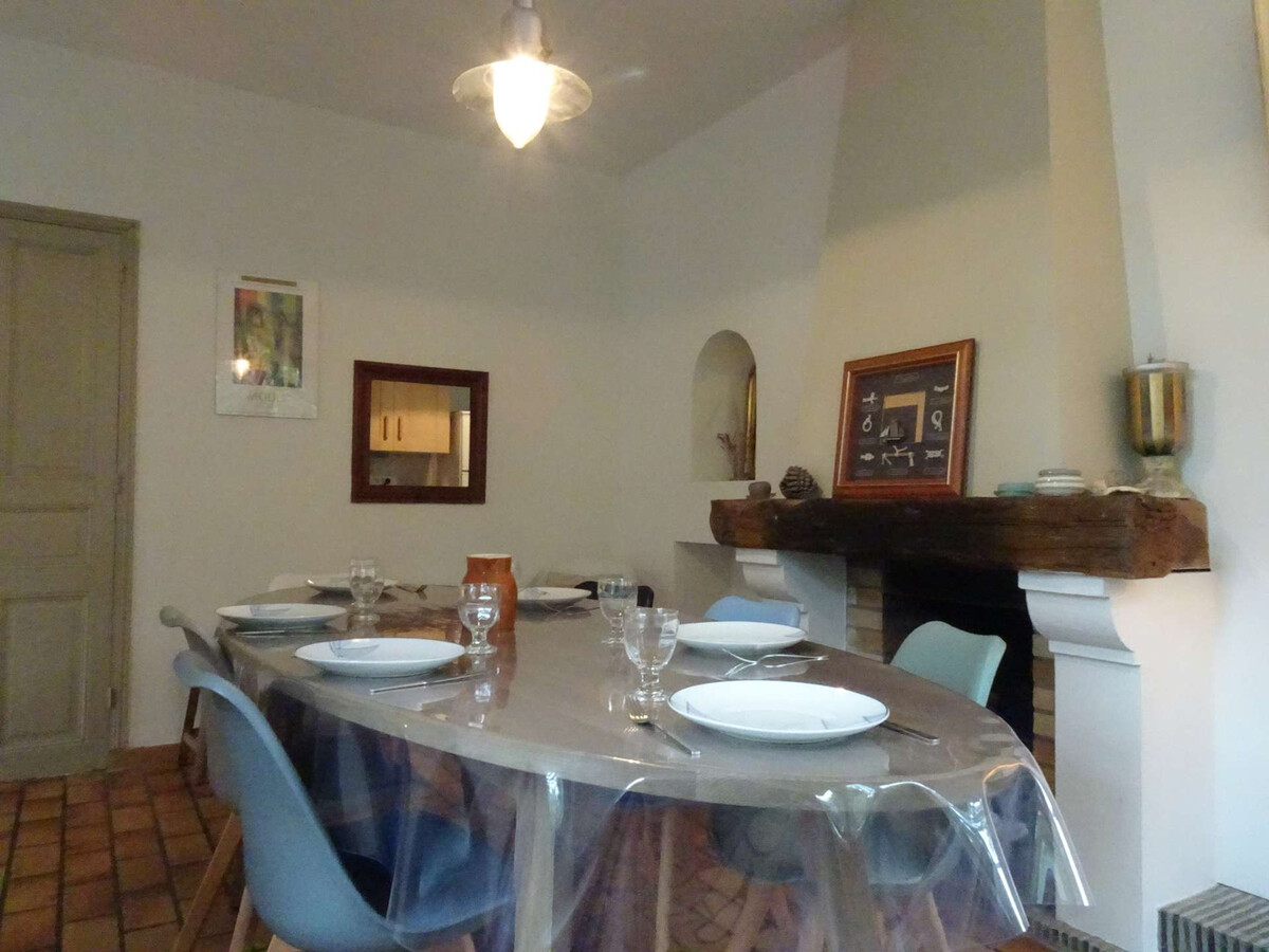 Maison en pierre rénovée, 8 couchages, terrasse bois - Photo 5