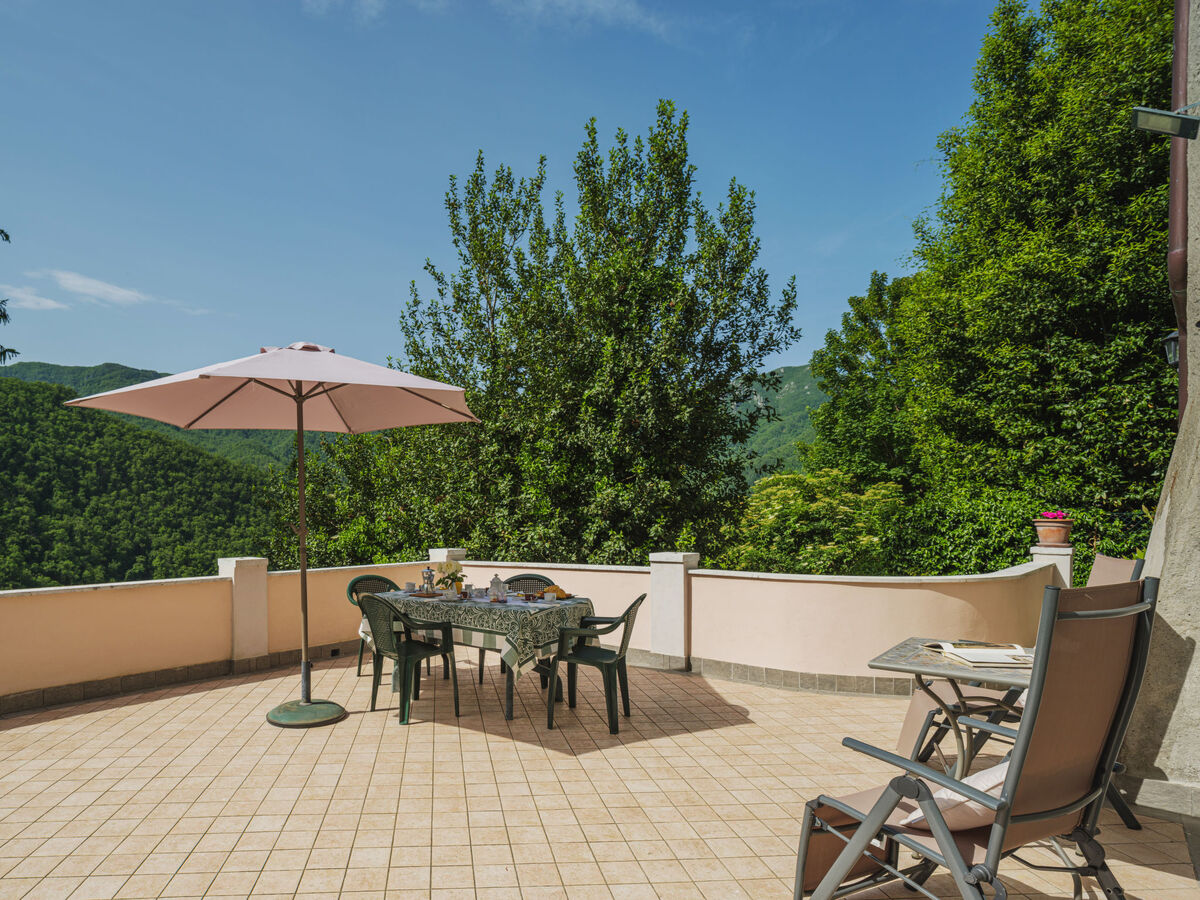 Maison Stella à Stazzema, vue montagnes et jardin - Photo 31
