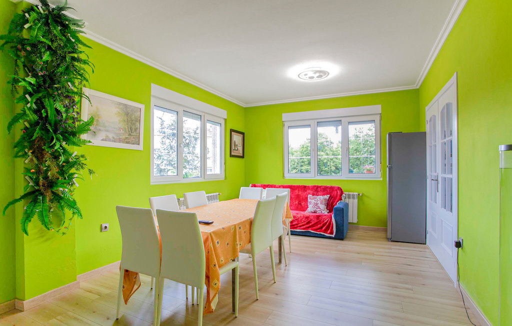 Maison colorée 8 pers. à Chantada avec jardin - Photo 3