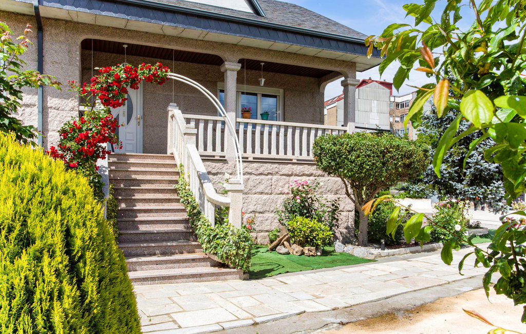 Maison colorée 8 pers. à Chantada avec jardin - Photo 6