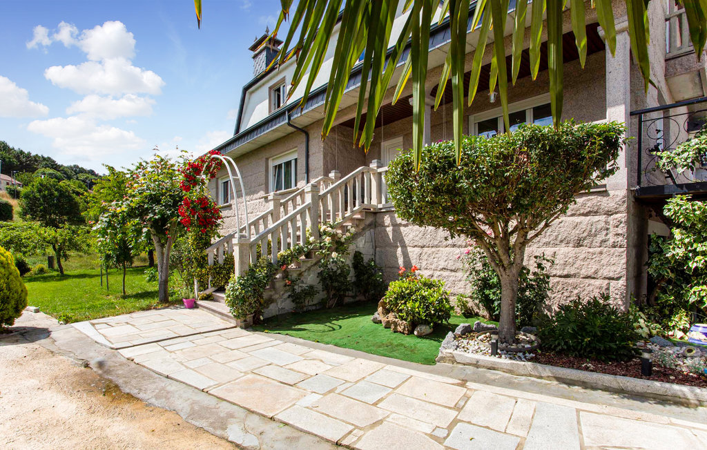 Maison colorée 8 pers. à Chantada avec jardin - Photo 10